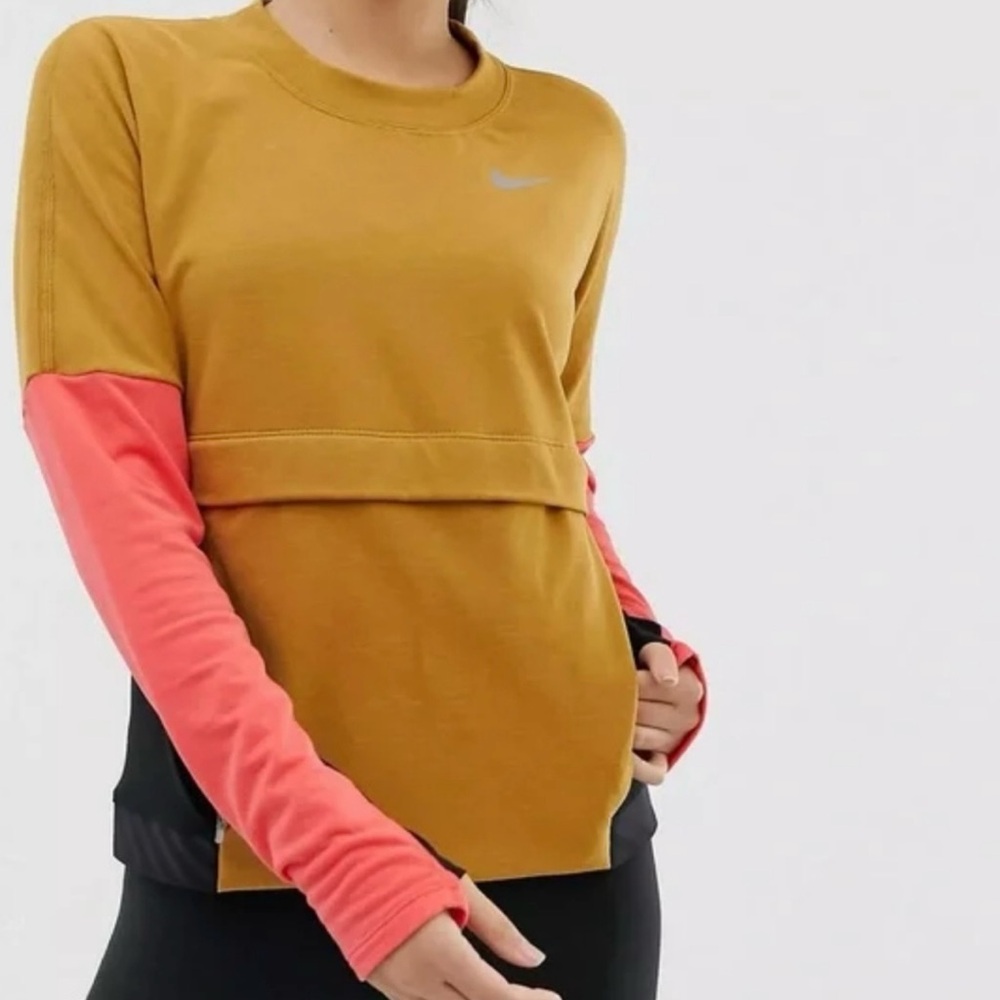 3/25 Nike Women’s Dri-FIT Therma Sphere Running Top